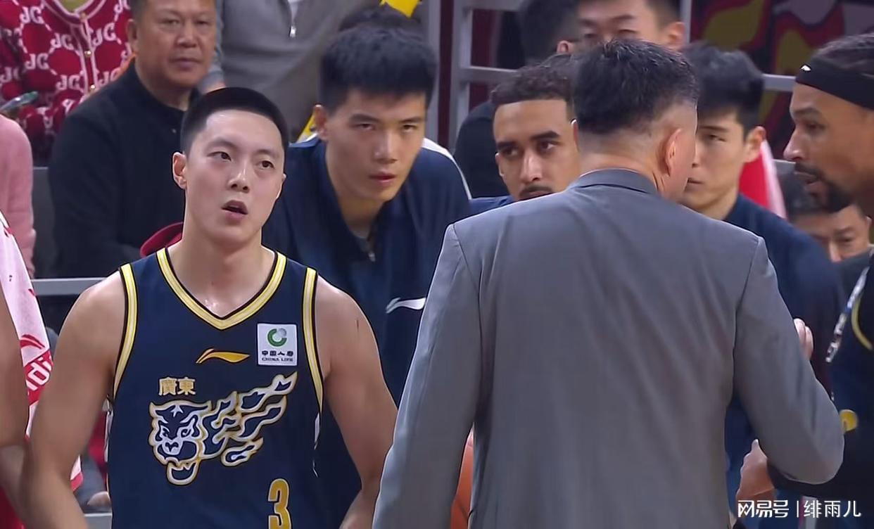 最新消息！广东强力锋卫正式到位，杜锋为他放弃“白矮”？