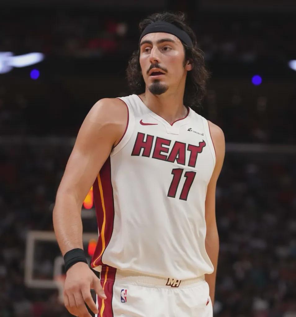 华体会体育官方是国米赞助商-12次20+！领跑全联盟！提前锁定大合同